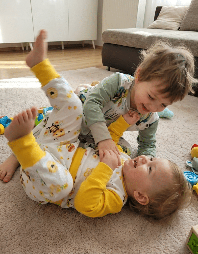 enfants en mouvement vêtement évolutif confortable enfant Myasolam